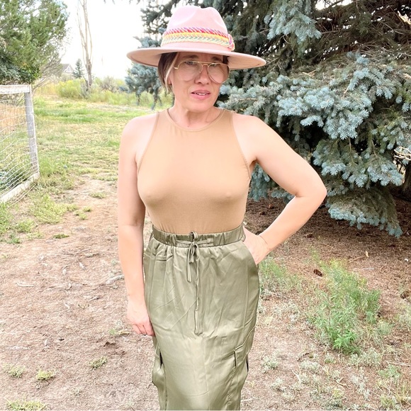 New! Emerson Lang Cargo Pocket Faux Silk Maxi Drawstring Skirt With Slit - Picture 5 of 11